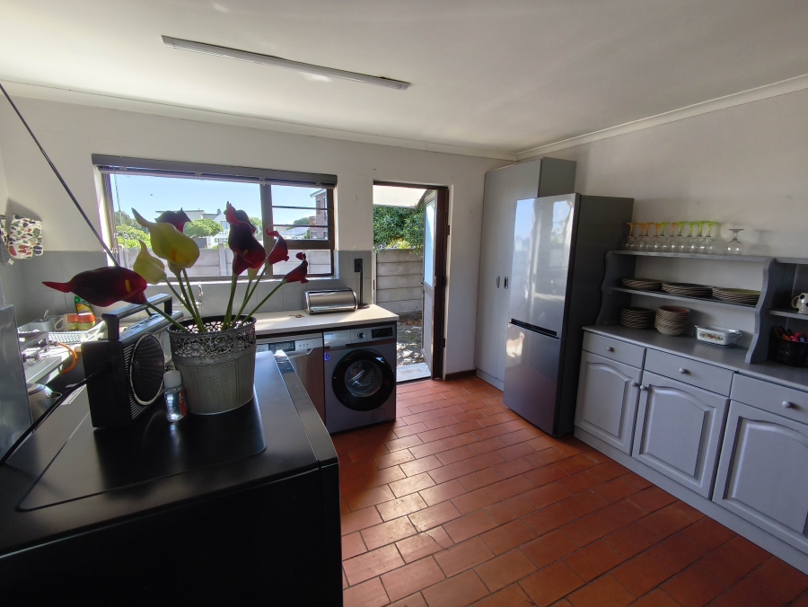 2 Bedroom Property for Sale in De Kelders Western Cape